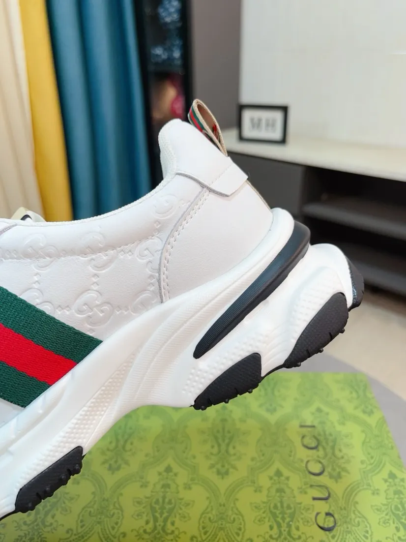 Men's shoes 💰458🌹🌹[GUCCI] Gucci's new lace-up casual men's shoes are on the market first, and the materials and workmanship are superior to all versions on the market. The highest quality shipped first-layer cowhide with imported original perforated materials➕Genuine leather lining, privately molded soft outsole, high foot comfort, imported special materials highlight the brand's unique charm, high-end customization 38-44